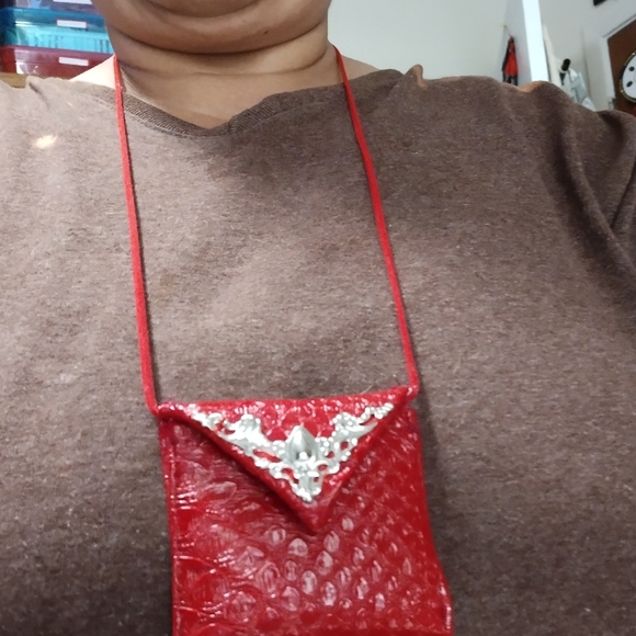 Hiding Pouch - Picture 7 of 7